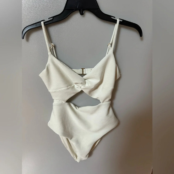 L*Space Eco Chic Off The Grid Kyslee One-Piece Classic Swiimsuuit Cream Size Med - Picture 3 of 5